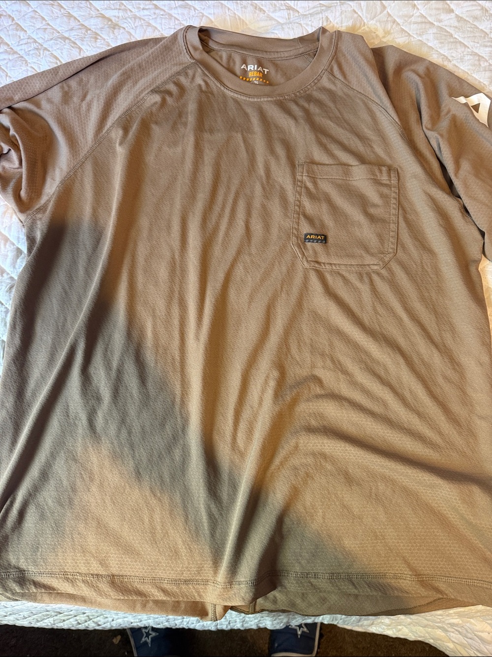 Ariat Men's Short-Sleeve Pocket Tee in Taupe/Brown
